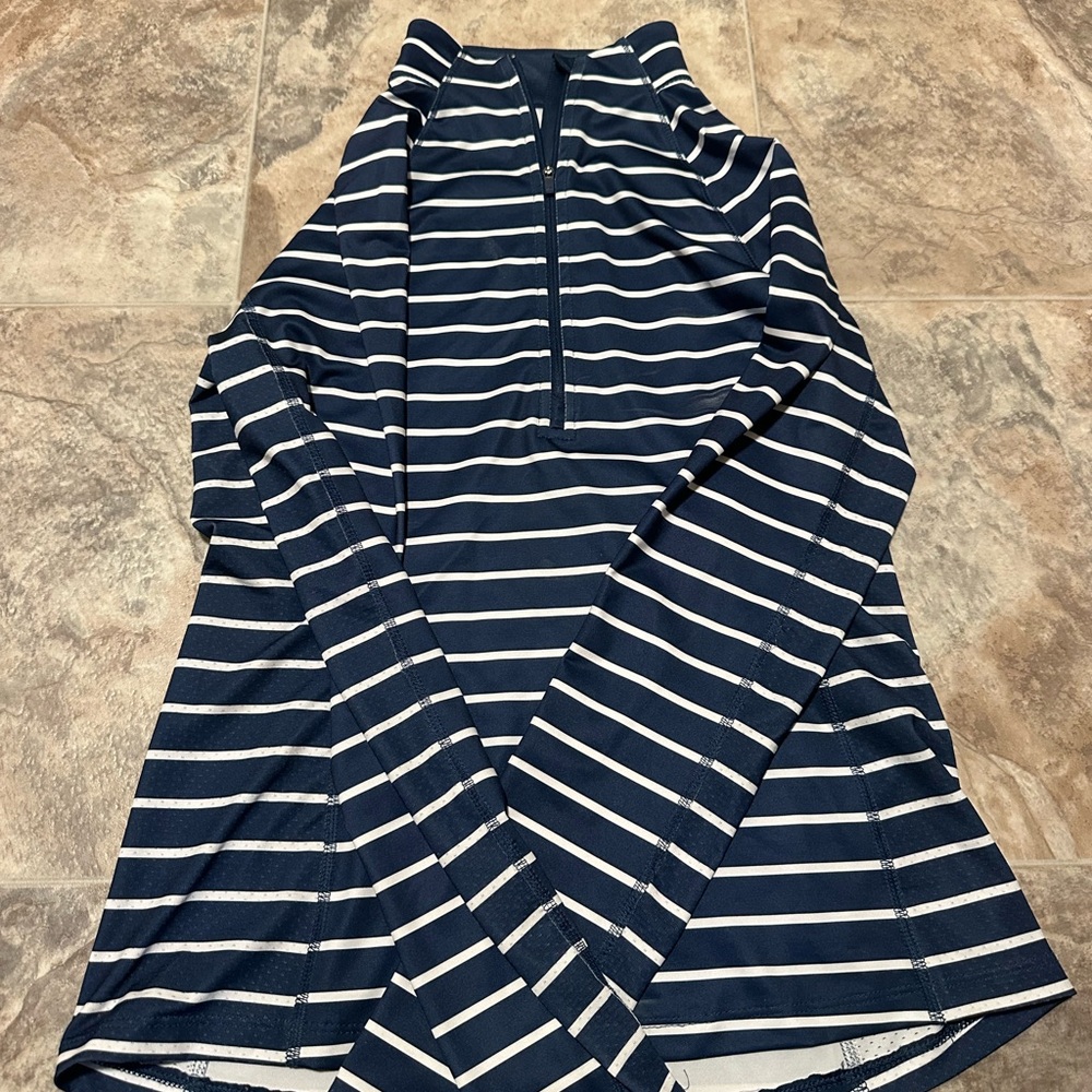 Vineyard Vines Navy and Cream Performance Top